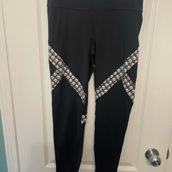 GapFit High Rise 7/8 Leggings in Eclipse - Picture 4 of 7